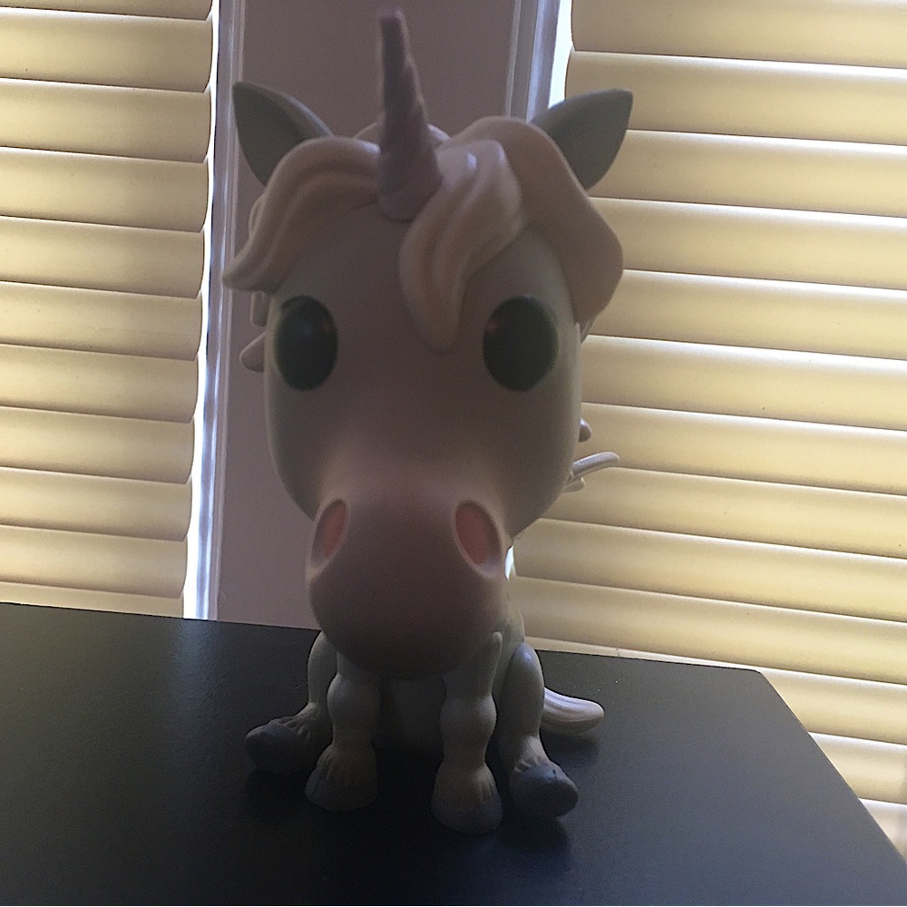 UNICORN from Disney Pixar’s ONWARD- FUNKO POP, box not included, slightly scuffs